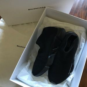 Au Balenciaga black speed low sneakers sz 36